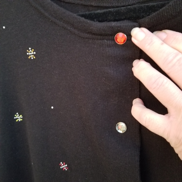 ONQUE WOMAN Christmas Holiday Snap Cardigan Sweater(1X /XL) Embellished sweater - Picture 6 of 10